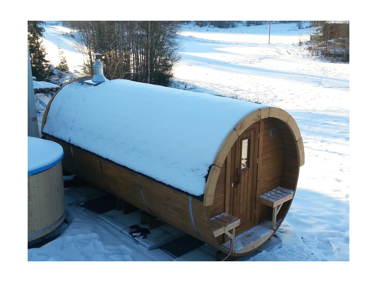 SAUNA BARRIL 4.8  PLUS con vestuario 