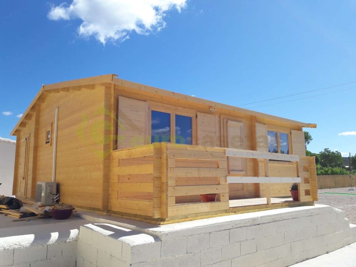 CASA DE MADERA  "HAKAN PLUS" 