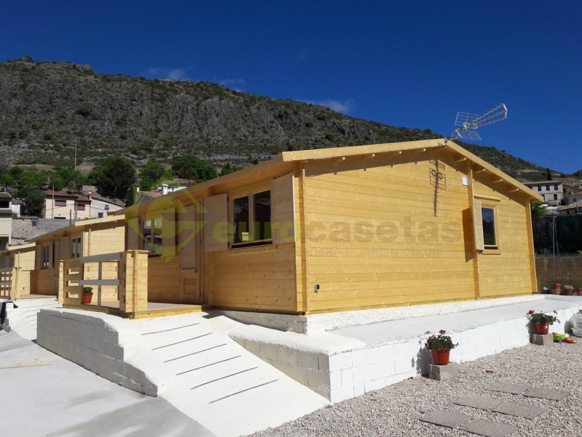 CASA DE MADERA  "HAKAN PLUS" 