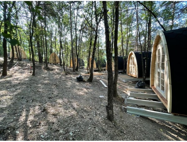 Camping Pod 2.4 x 4.8 instalados en la naturaleza