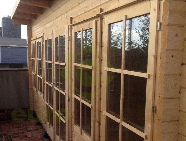 Montaje caseta de madera "Lisa 19,4m2" en Barcelona