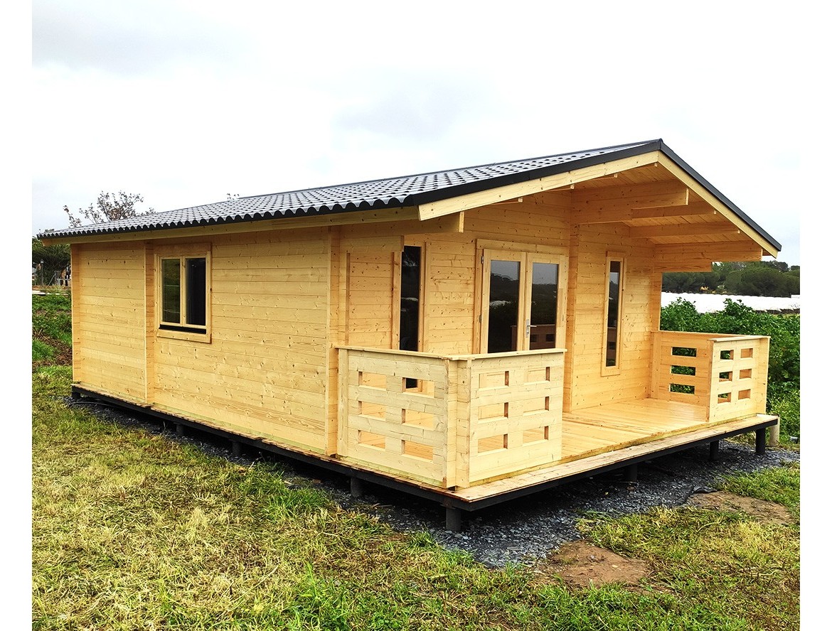 Casa de madera PADOVA PLUS 48m2 con panel sandwich montada en Huelva