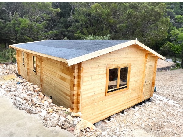 Casa de madera NEREA, 44mm modificada, montada en Sintra, Portugal
