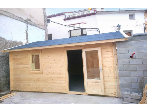 Garaje de madera "BRIN 3" 450x550 - 44 mm, montado en ZARAGOZA con TELA ASFÁLTICA