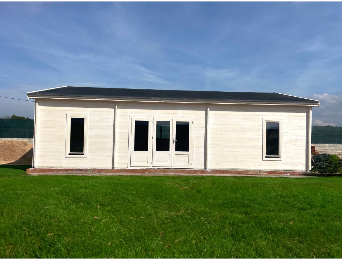 Casa de madera AURORA 75m² 44mm montada en VALENCIA con CHOVATERM, FONTANERÍA, ELECTRICIDAD, DOBLE TECHO Y LASUR BLANCO Casa de madera AURORA 75m² 44mm montada en VALENCIA con CHOVATERM, FONTANERÍA, ELECTRICIDAD, DOBLE TECHO Y LASUR BLANCO