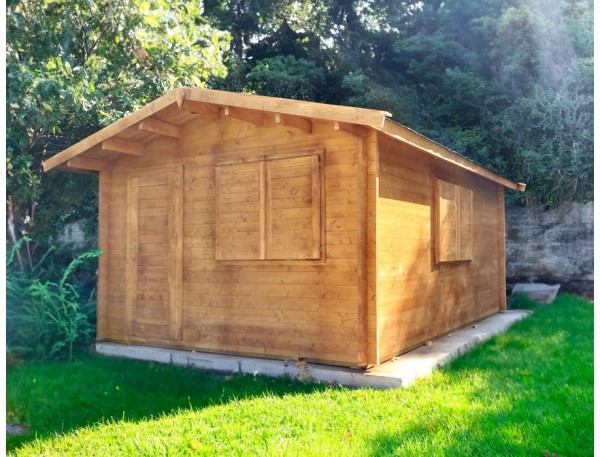 Caseta de jardín DENIA 20m2 44mm + WC 1,5x1,5m montada en CORUÑA Caseta de jardín DENIA 20m2 44mm + WC 1,5x1,5m montada en CORUÑA
