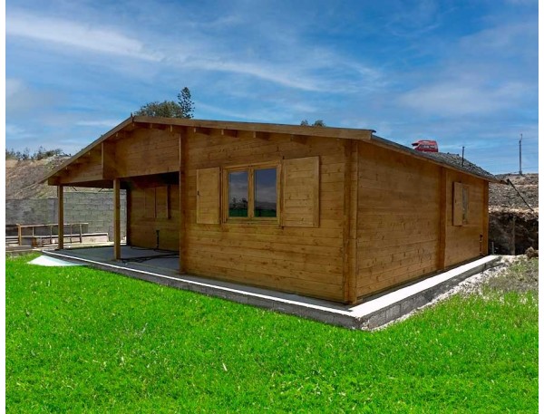 Casa de madera JENNIFER 87m 44mm montada en FUERTEVENTURA
