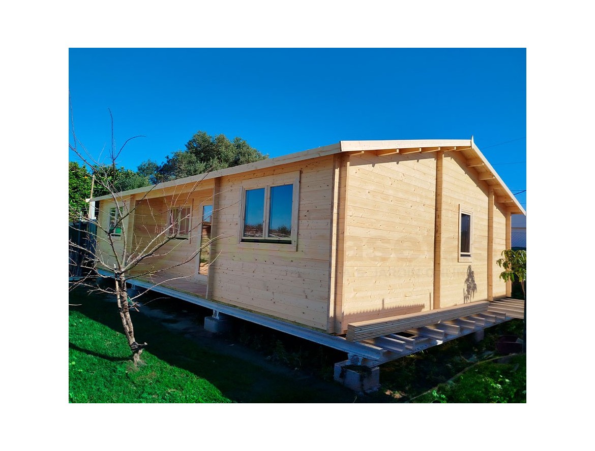 Casa de madera NEREA 72m 44mm MODIFICADA montada en SAN LÚCAR DE BARRAMEDA