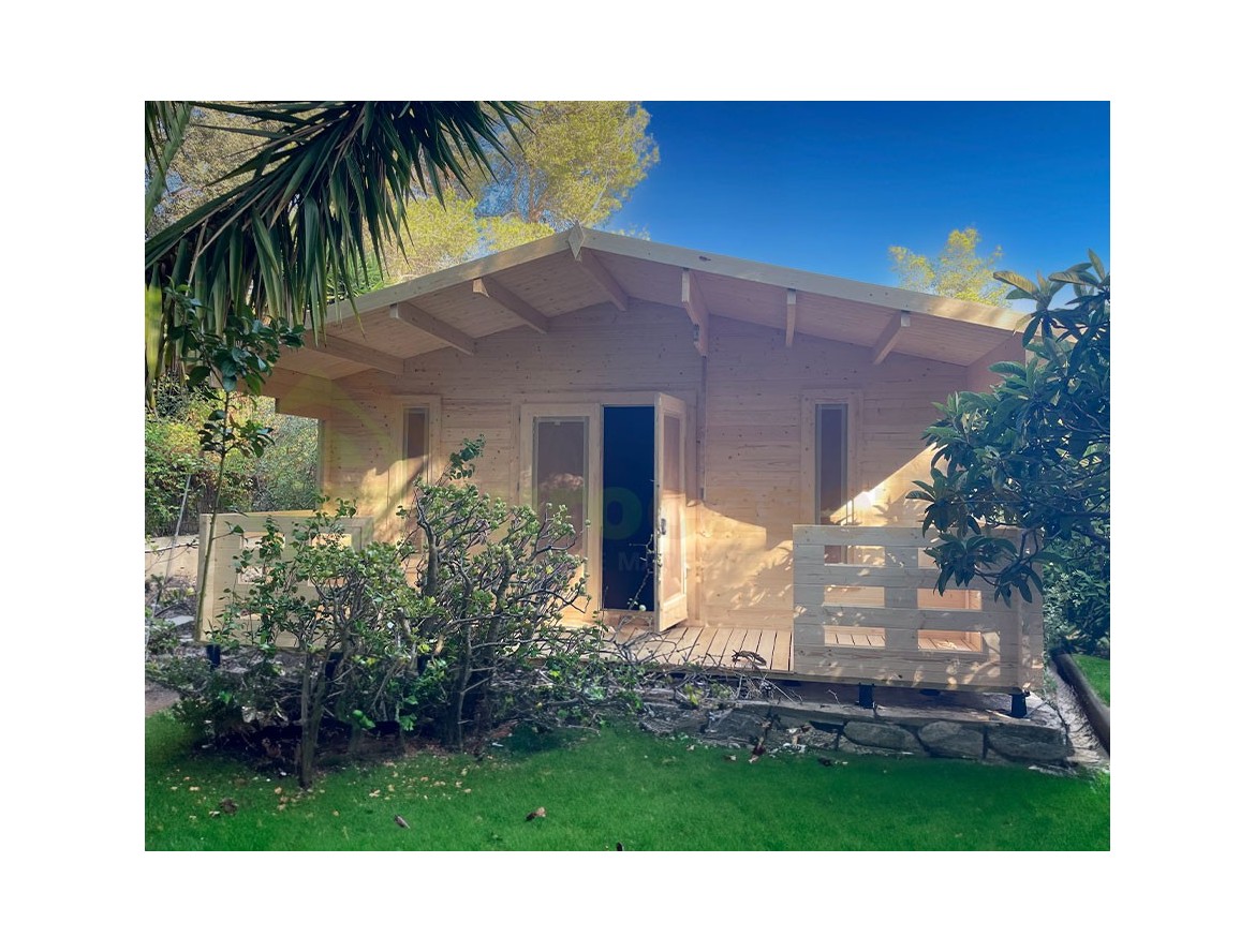Cabaña de madera PADOVA 36m² 44mm montada en MALLORCA