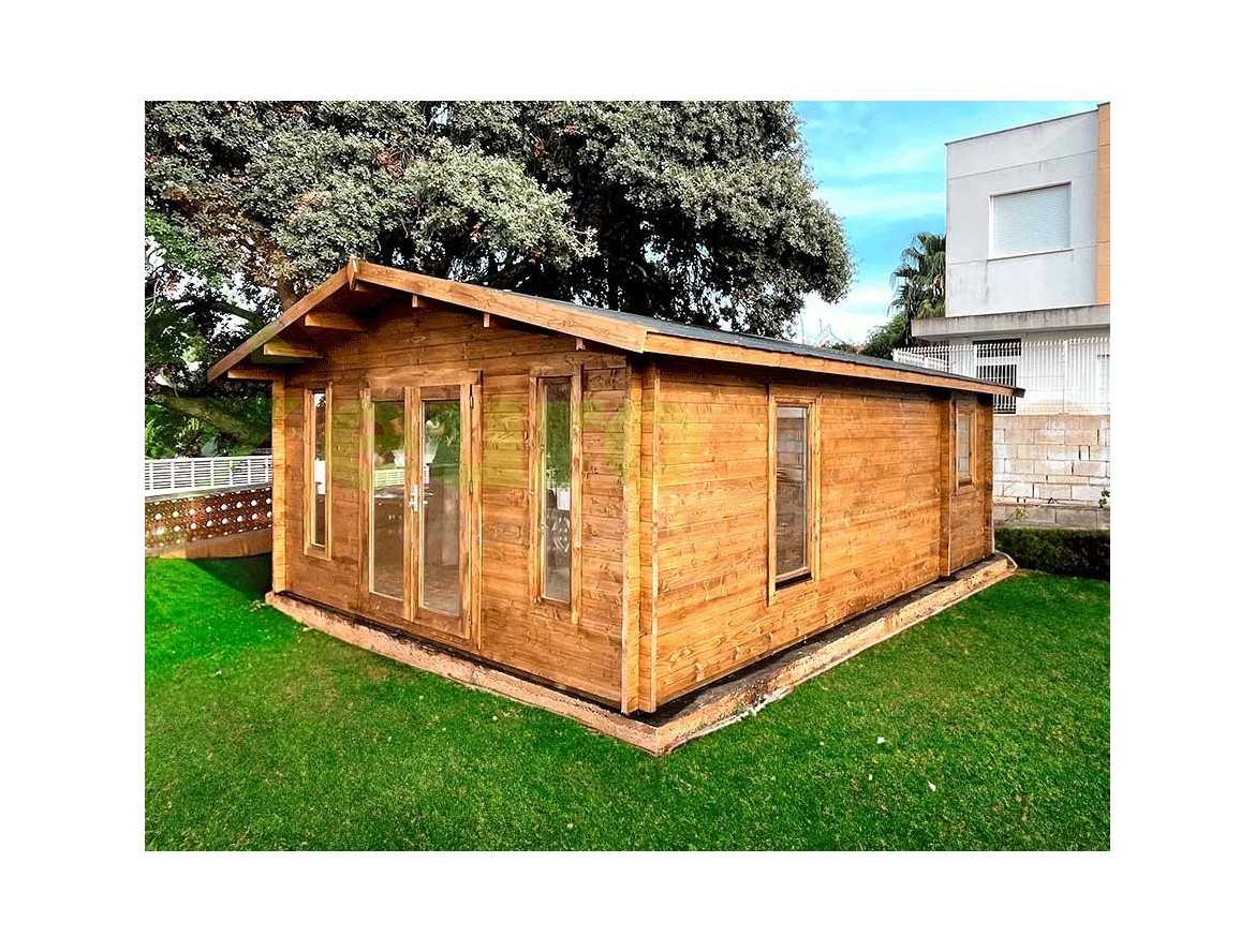 Casa de madera JULIA 35m² 44mm MODIFICADA montada en IBIZA