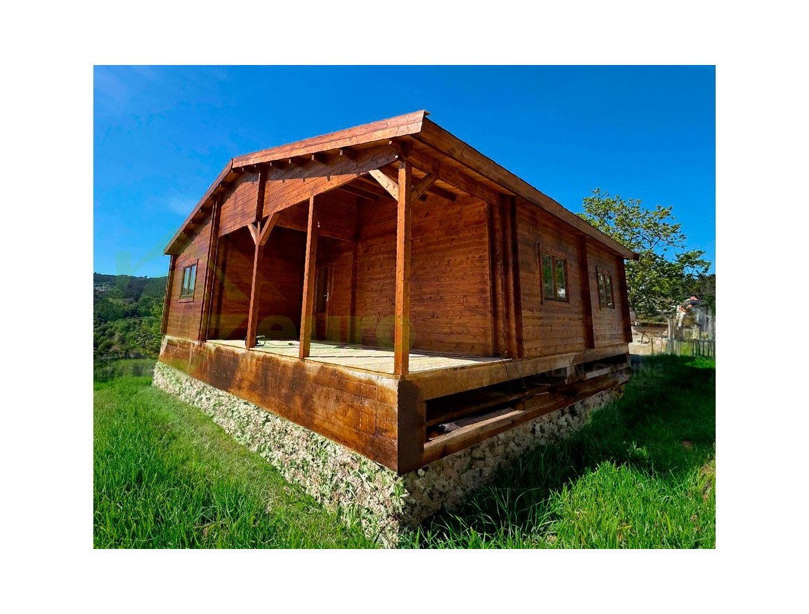 Casa de madera A MEDIDA 106,4m² 44-160-44mm montada en PORTO