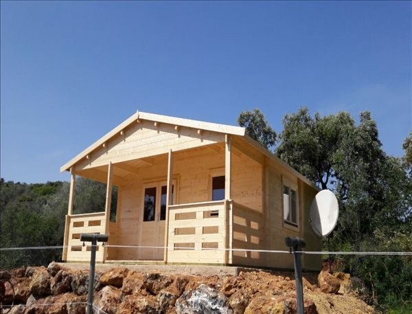 Montaje caseta de madera Roy con baño en Portugal