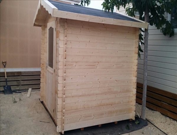 Montaje caseta de jardín Vivian 3.8m² en Camping Almafra, Alicante